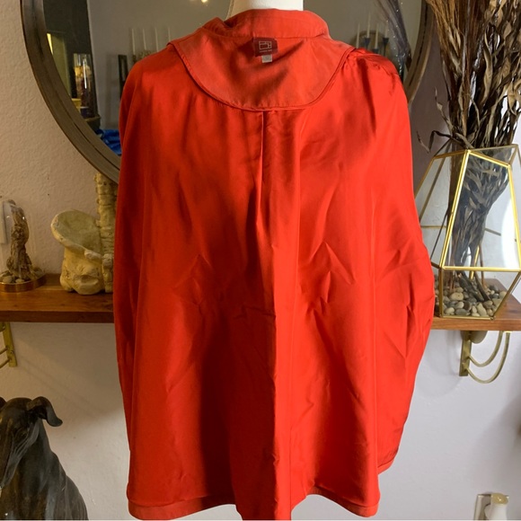 Shang Xia by Hermēs Red Silk Cape Coat with Asymmetrical Lapel 3/4 Sleeve size32 - Picture 8 of 8